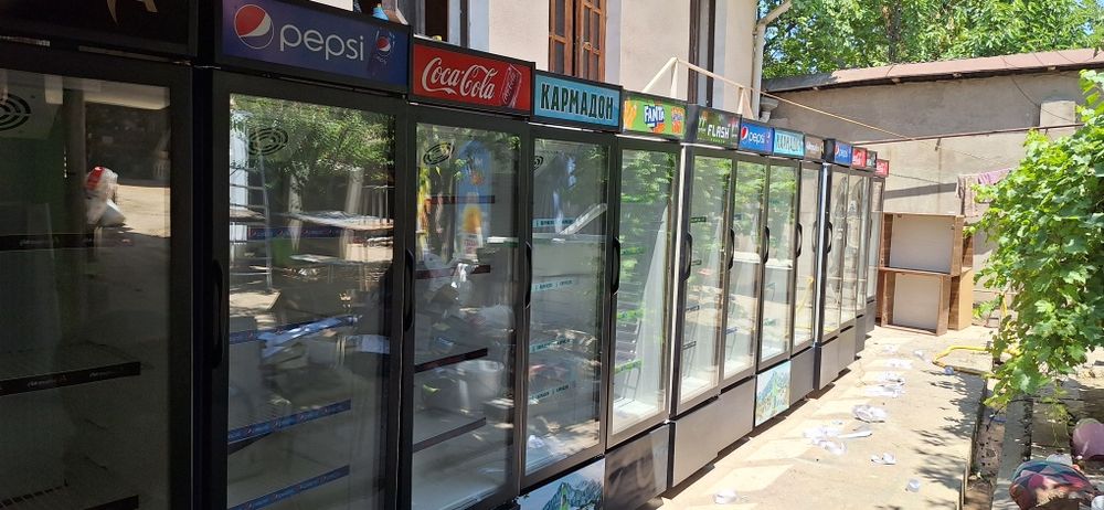 Продаю витрины холодильник