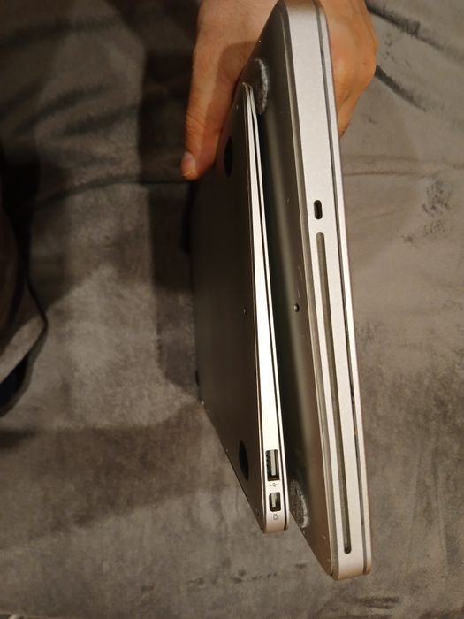 Vand macbook air de piese si 3 macbook pro