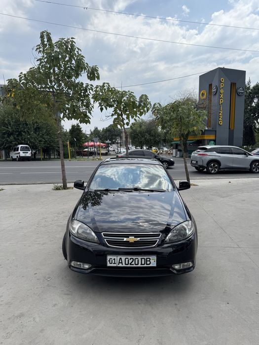 Жентра 2019 йил 3 поз автомат 1 та орка крило краска пр 127000 км