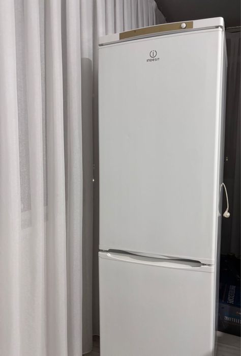 Холодильник Indesit б/у