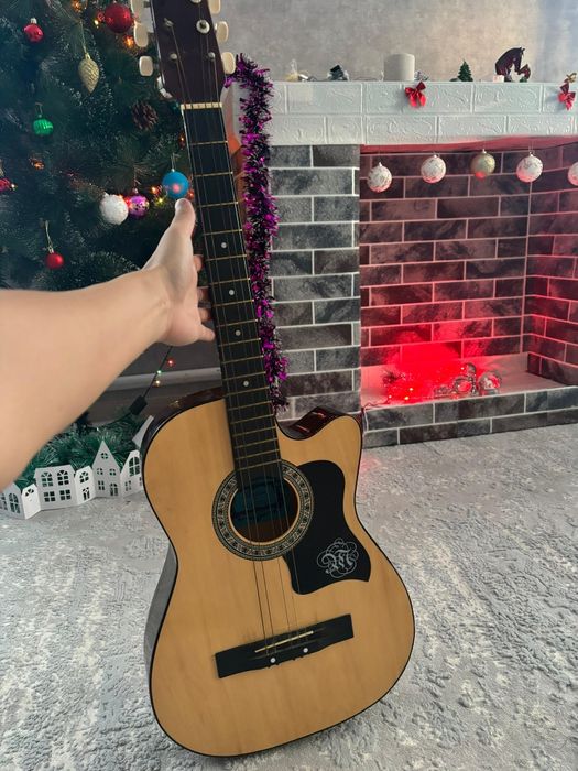 Гитара в хорошем состоянии