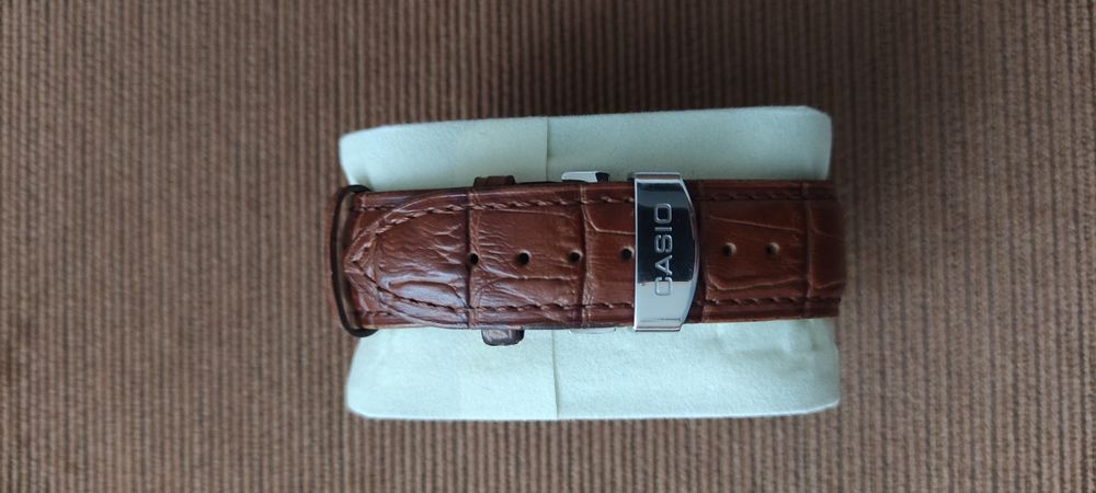 Ceas Casio Edifice EF-527L chronograph & tachymeter