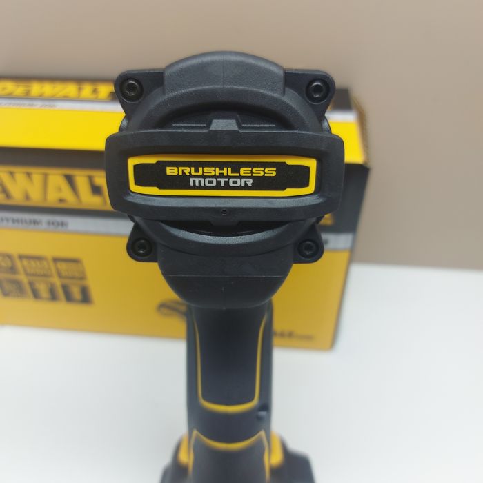 Безчетков гайковерт Dewalt DCF922N