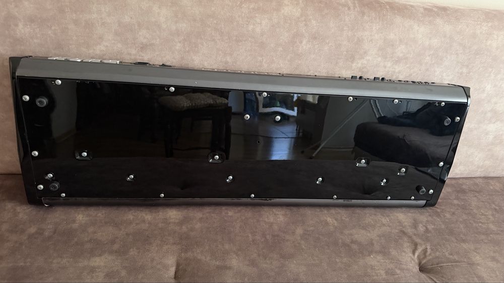 KORG  KRONOS 1 (2011)