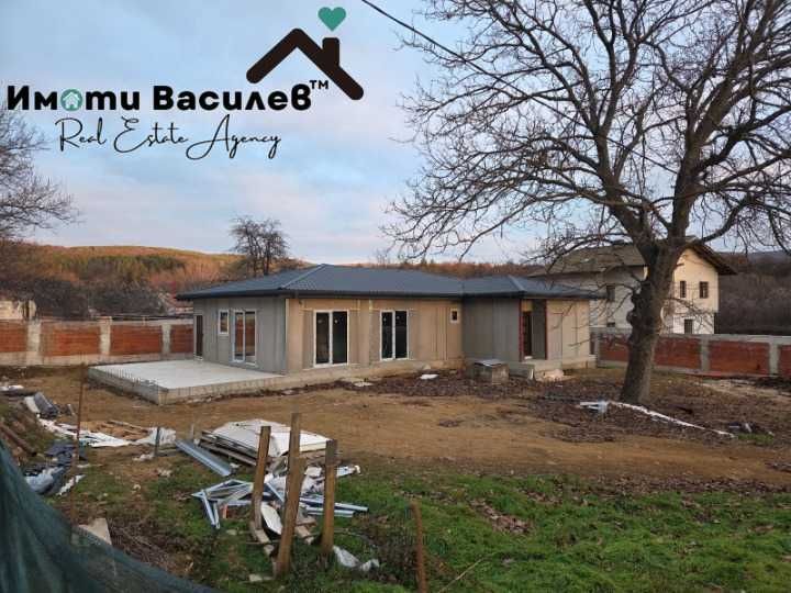 Продава КЪЩА област Перник, с. Горна Диканя