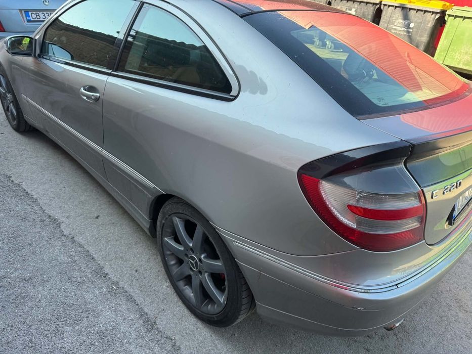 Продавам Mercedes C220 FACELIFT