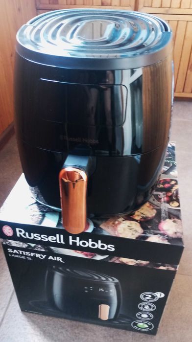 Нов 5L еърфрайер Russell Hobbs , модел 26510-56