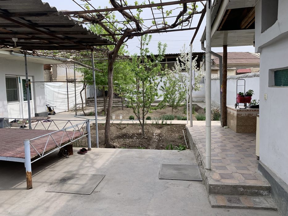 Ховли уй сотилади