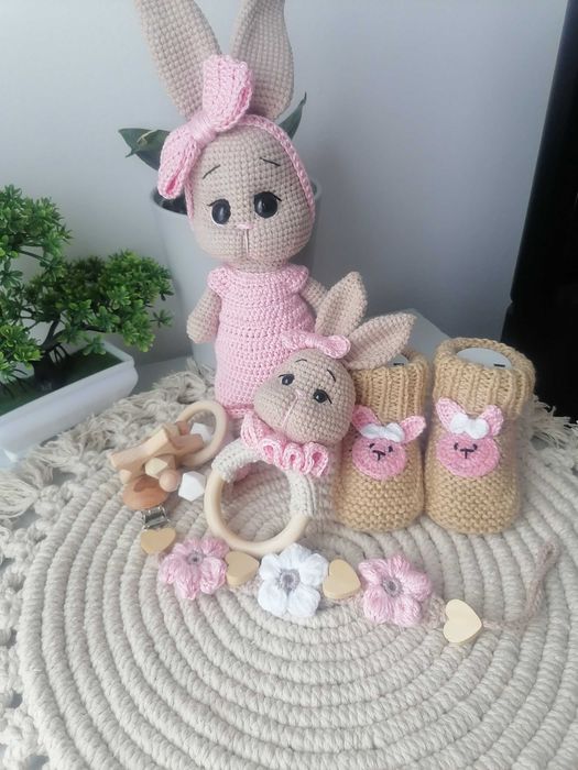 Ръчно изработени бебешки комплекти на една кука