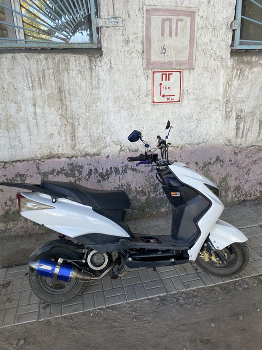 Продам либо обменяю скутер м8 про