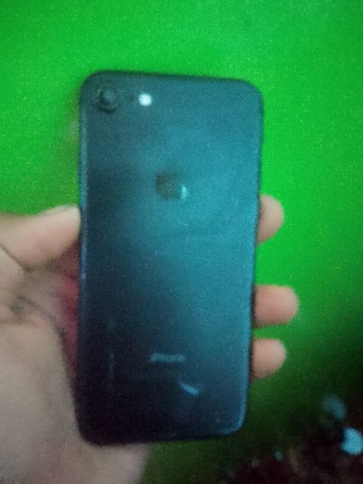 Iphone 7  hamma joyi radnoy,