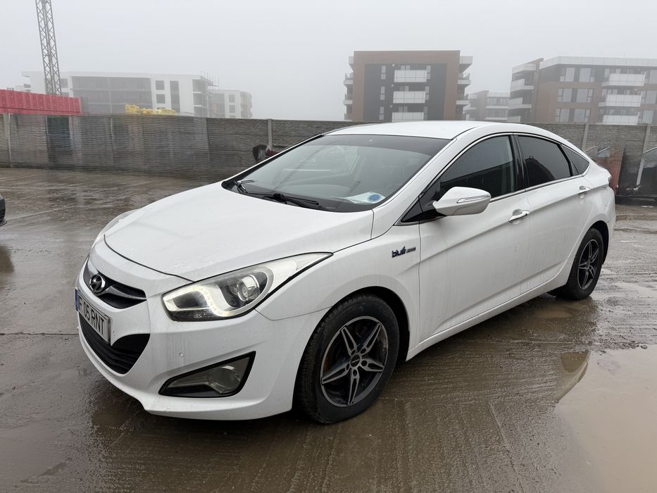 Hyundai i40.