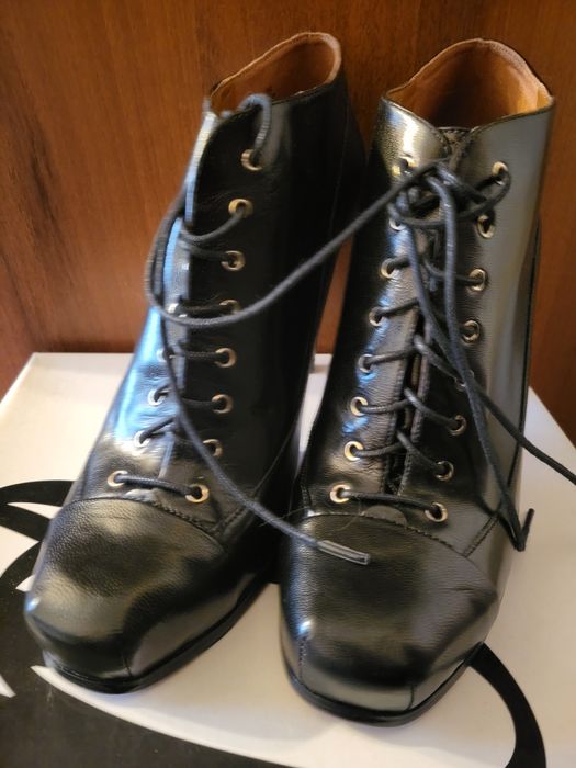 Продам женскую обувь за 2500