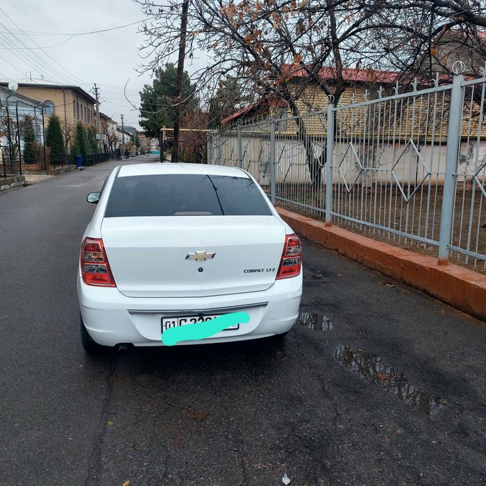 Автомобиль шевролет кобольта