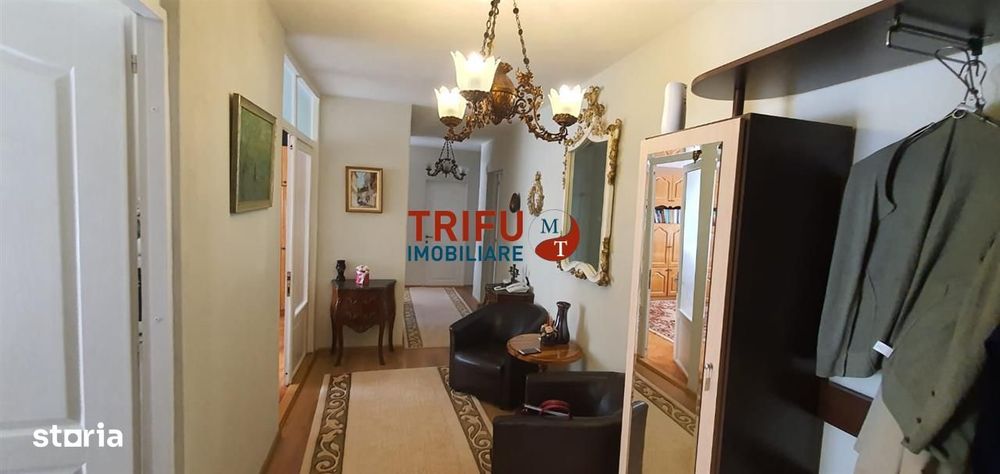 Oportunitate Excepțională: Apartament Spațios cu 4 Camere în Zona Cent