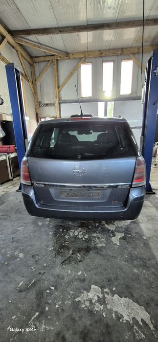 Pompa de injecție Opel Zafira B 1.9CDTI motor  Z19DTH