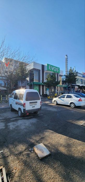 Юнусобод Бахадир 2*3комнатная 64квм место отличная