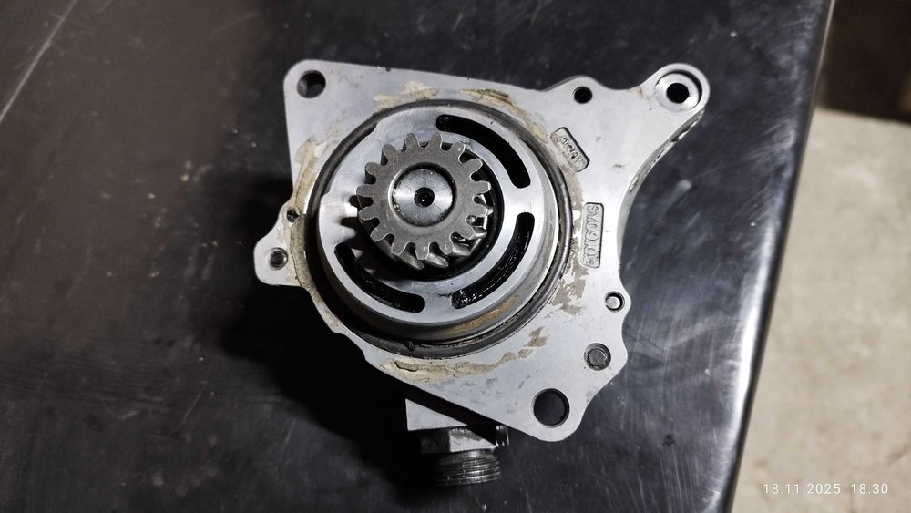 Насос вакуумный HYUNDAI HD78, HD72