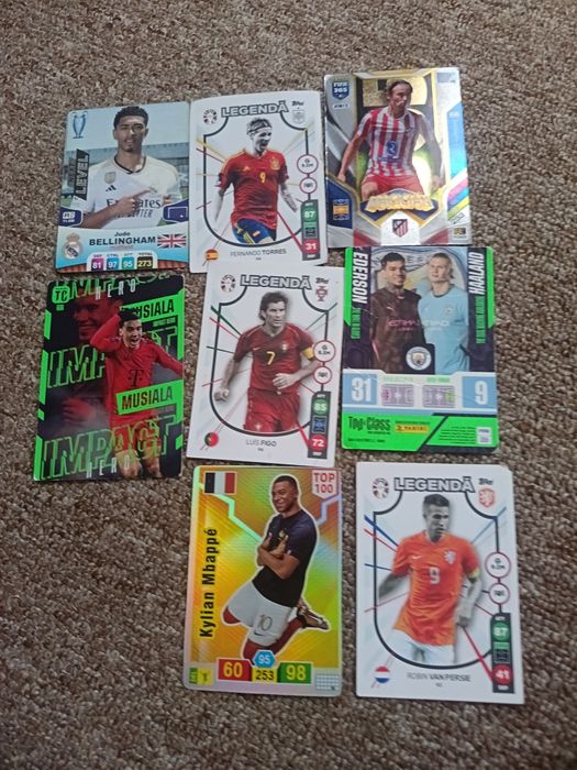 Vând colecție cartonașe fotbal Panini și Adrenalyn XL