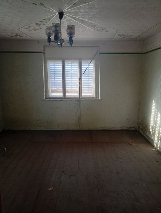 Vând casă în loc. Pecica