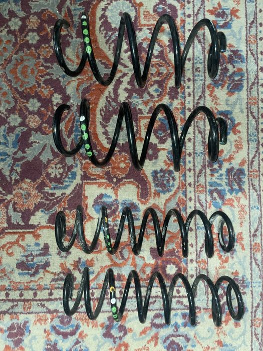 Продам пружины сток поло седан