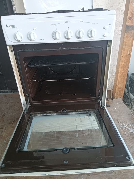 Продам газ плиту