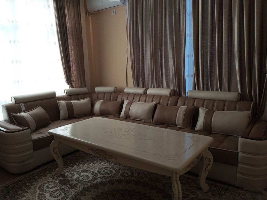 Zal uchun yumshoq mebel