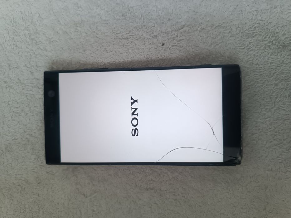 Lot 2 Laptopuri și 3 telefoane pentru piese