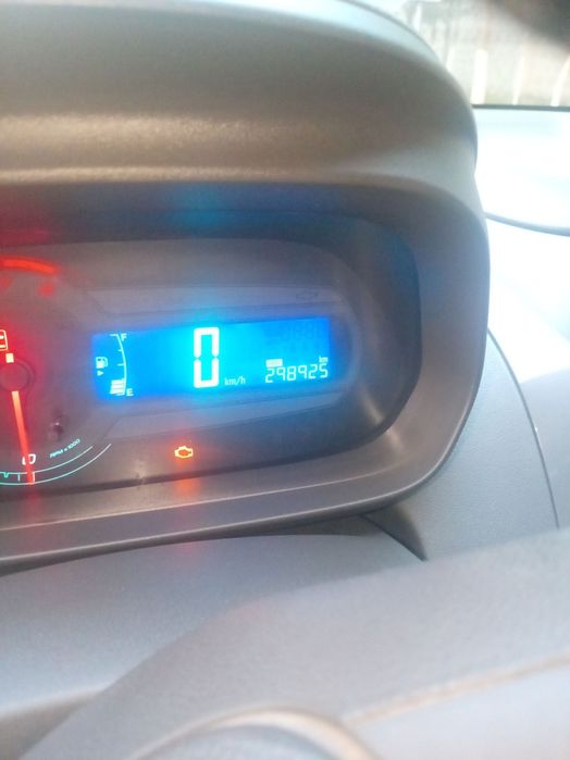 2019 yil mexanika benzinda kraska orqa eshik parok