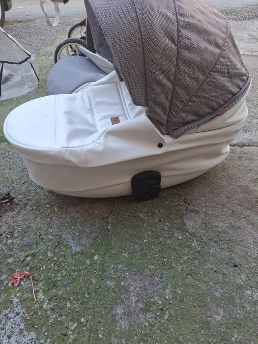Бебешка количка 3 в 1
