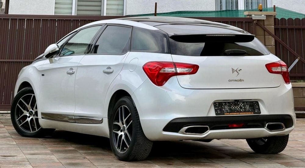 -Citroen DS 5 HYBRID-