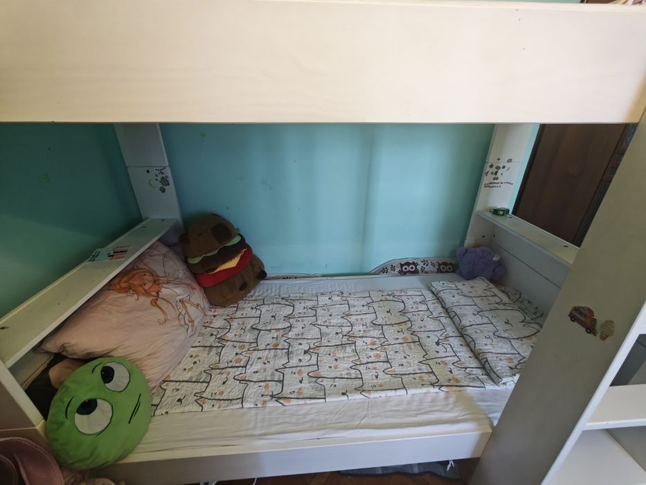 Paturi supraetajate din lemn (204 cm lungime, saltele incluse)