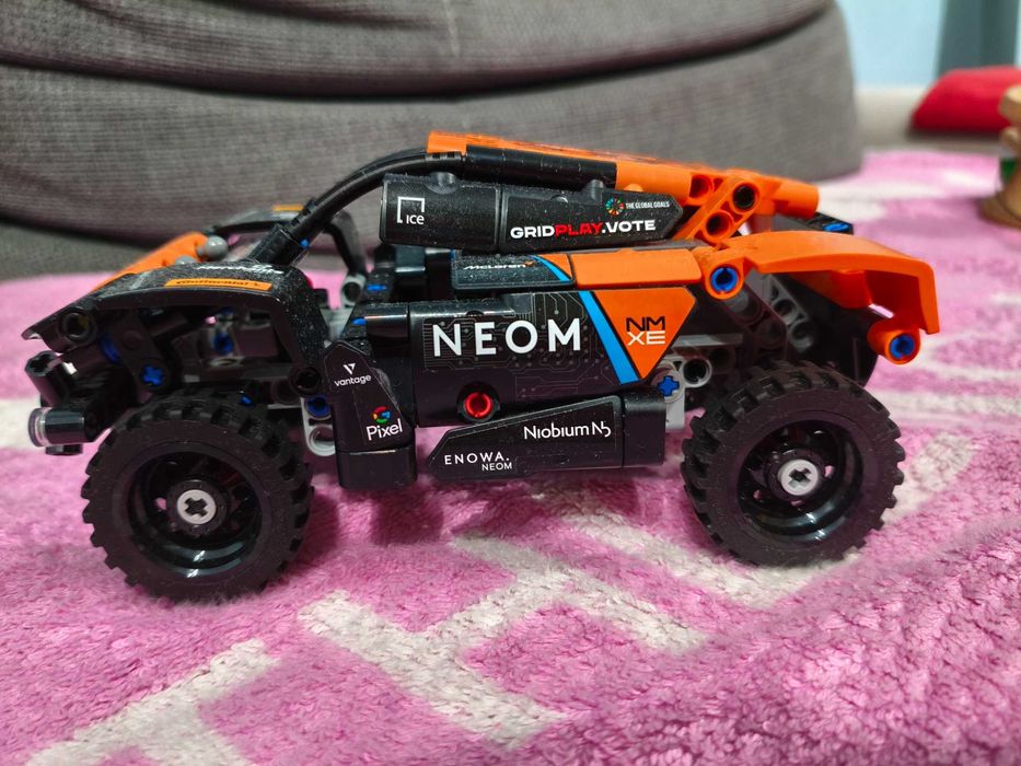 LEGO Technic NEOM McLaren Extreme E Race Car 42166 7+ masina de curse