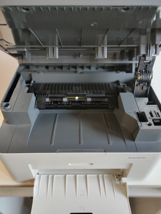 Imprimantă HP Laser MFP 135w – laser, Wi-Fi, multifuncțională