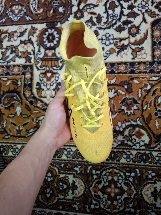 Футбольные бутсы nike