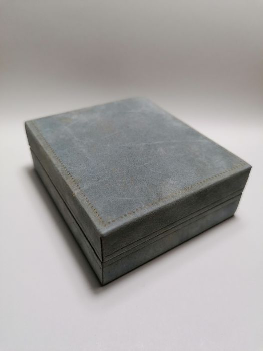 Сребърен дамски часовник работещ