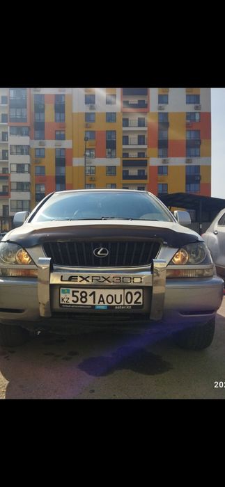 Продам машину Лексус рх 300