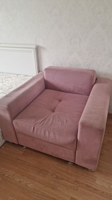 Отдам даром кресло кровать.