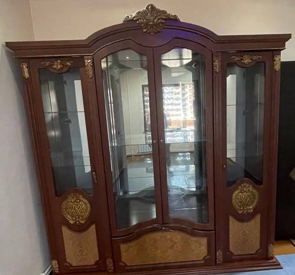 Продается большой шкаф