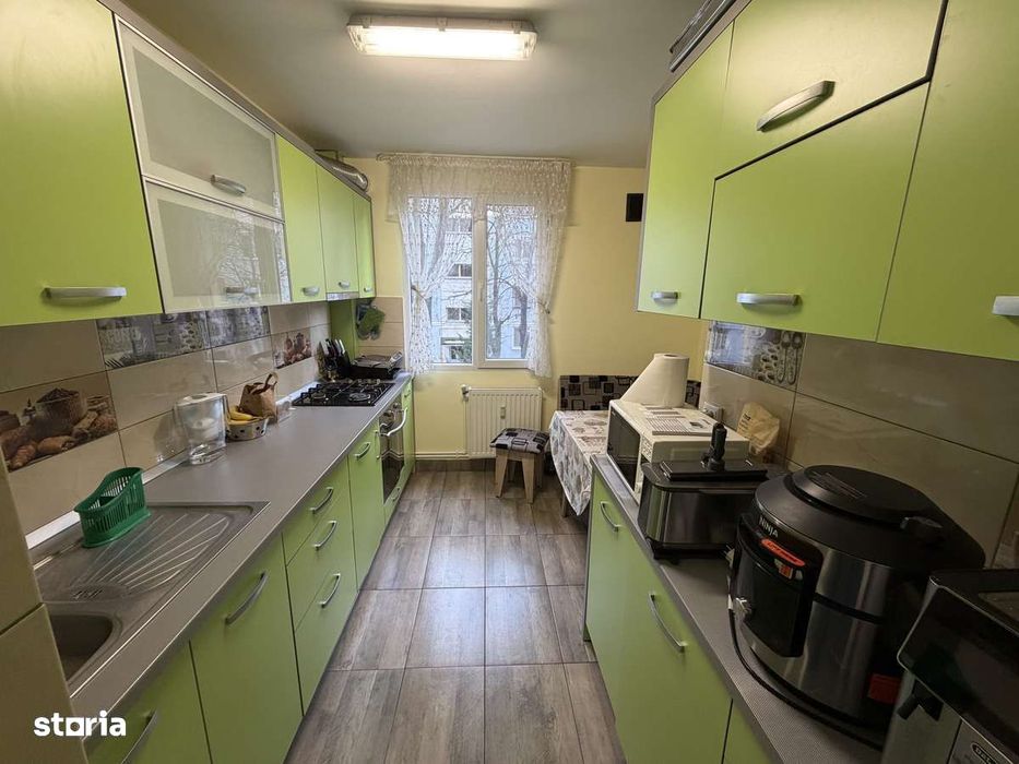 Apartament 4 camere, balcon, Rahova