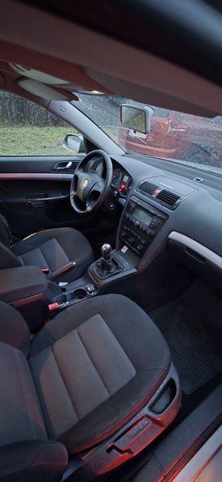 Vând Skoda Octavia II