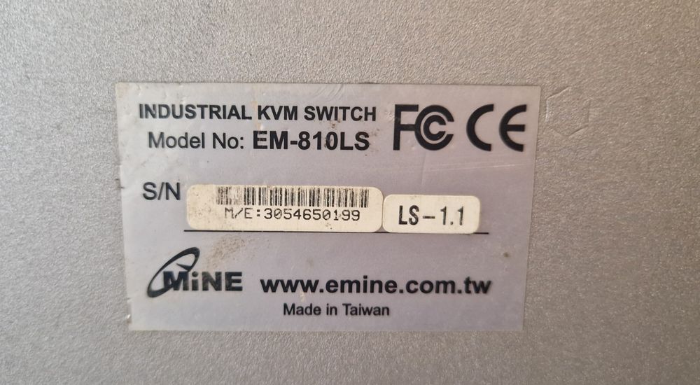 Продам КВМ переключатель