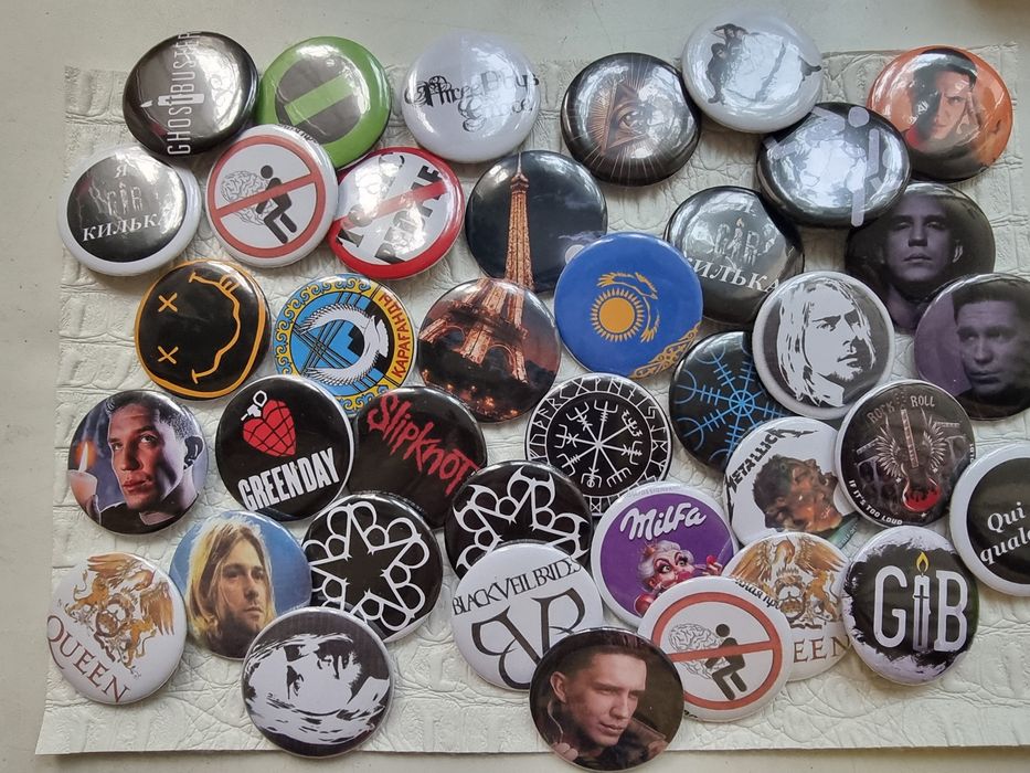 Значки на рюкзак.  Рок значки