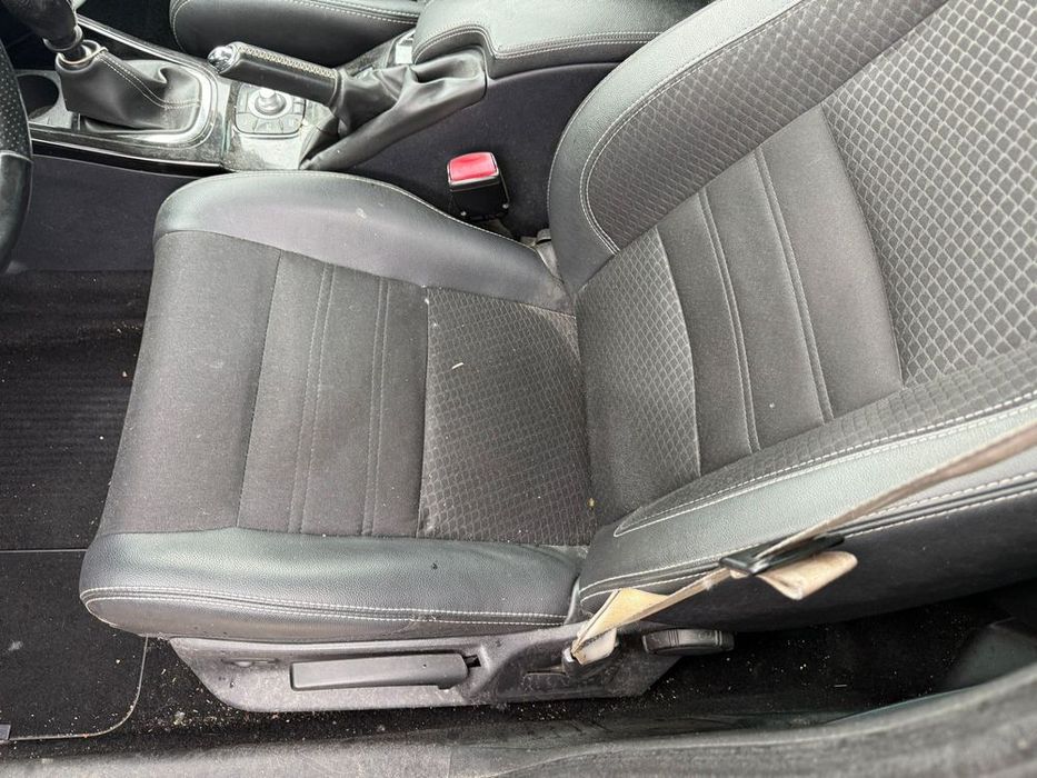 Dezmembrez Renault megane 3 facelift break negru 2014 1.6 dci R9M 402 volan stanga