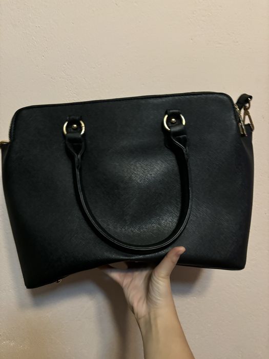 Дамска черна чанта