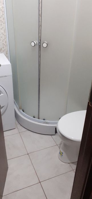 Închiriez garsoniera