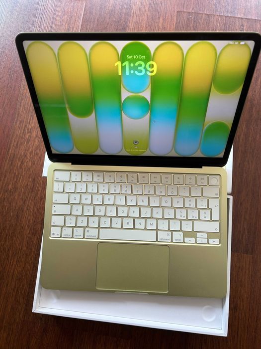 MacBook Neo TouchID, 8 GB RAM / 512 GB SSD impecabil