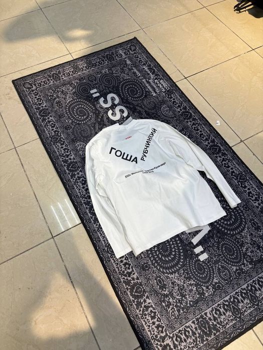 Продам лонгслив гоша руб