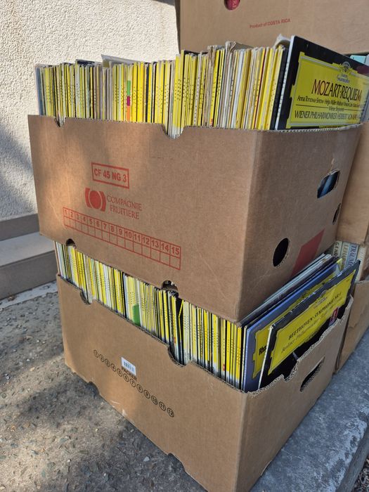Vând 150lp discuri vinil Deutsche Grammophon cu muzică clasica mixta