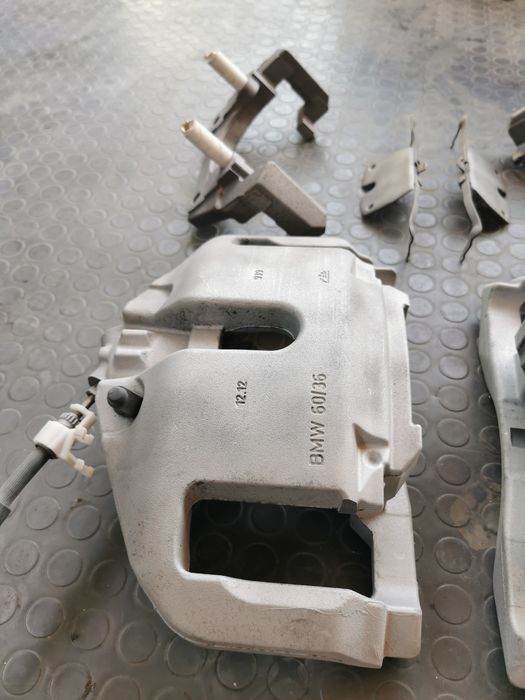 Предни спирачни апарати с дискове от BMW F10 F11 M50D 550D